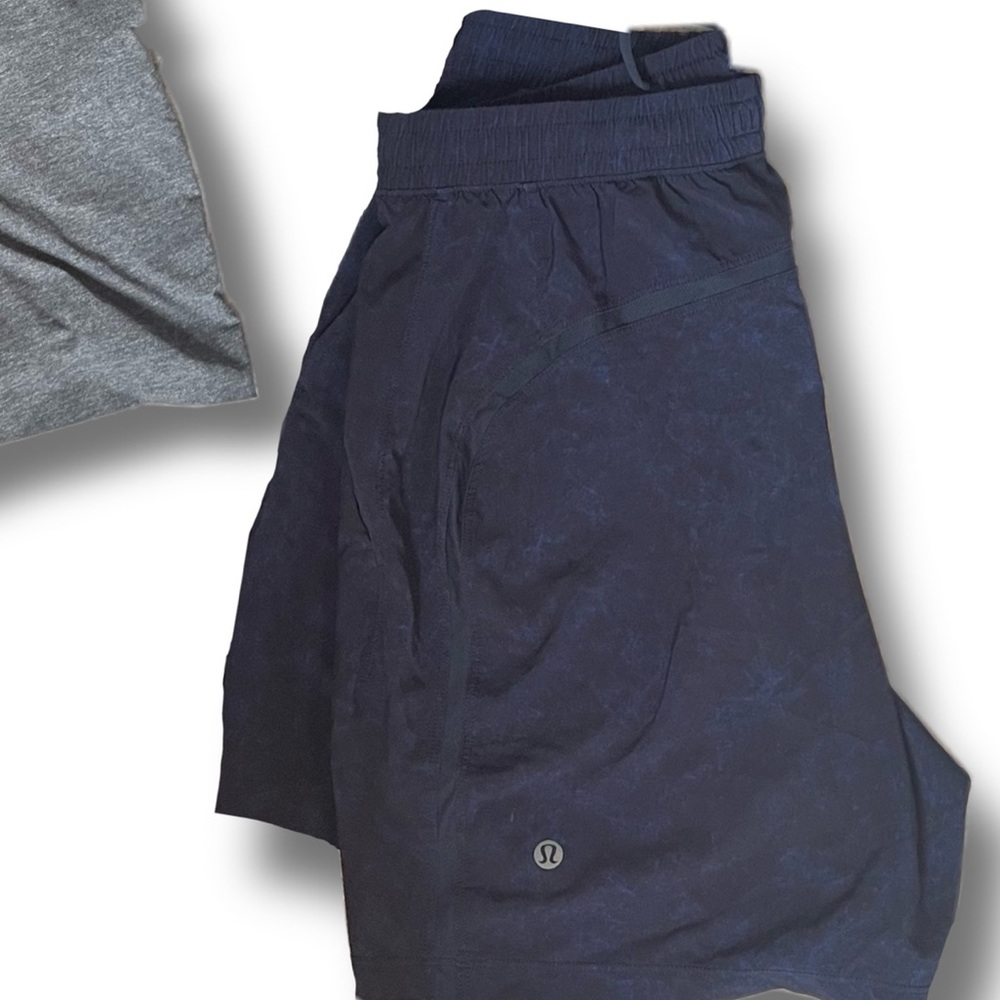 Men’s Navy Lululemon Athletic Shorts